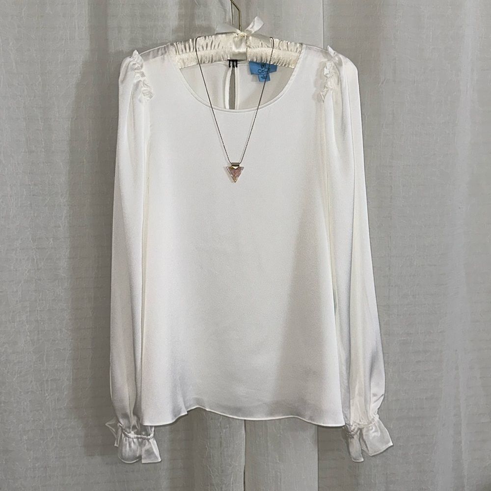 CeCe L Soft White Elegant Long Statement Sleeve BackβButton Keyhole Blouse